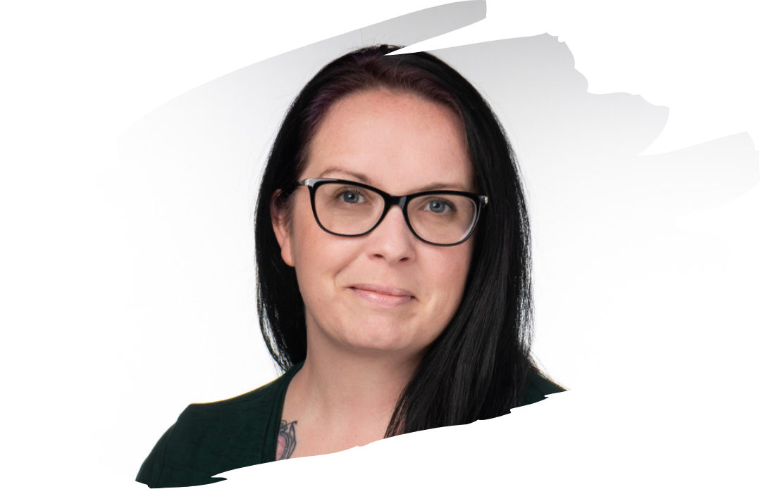 woman behind testimonial